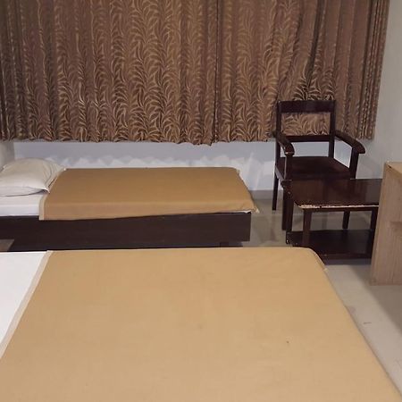 Hotel Sapphire Junagadh Eksteriør billede