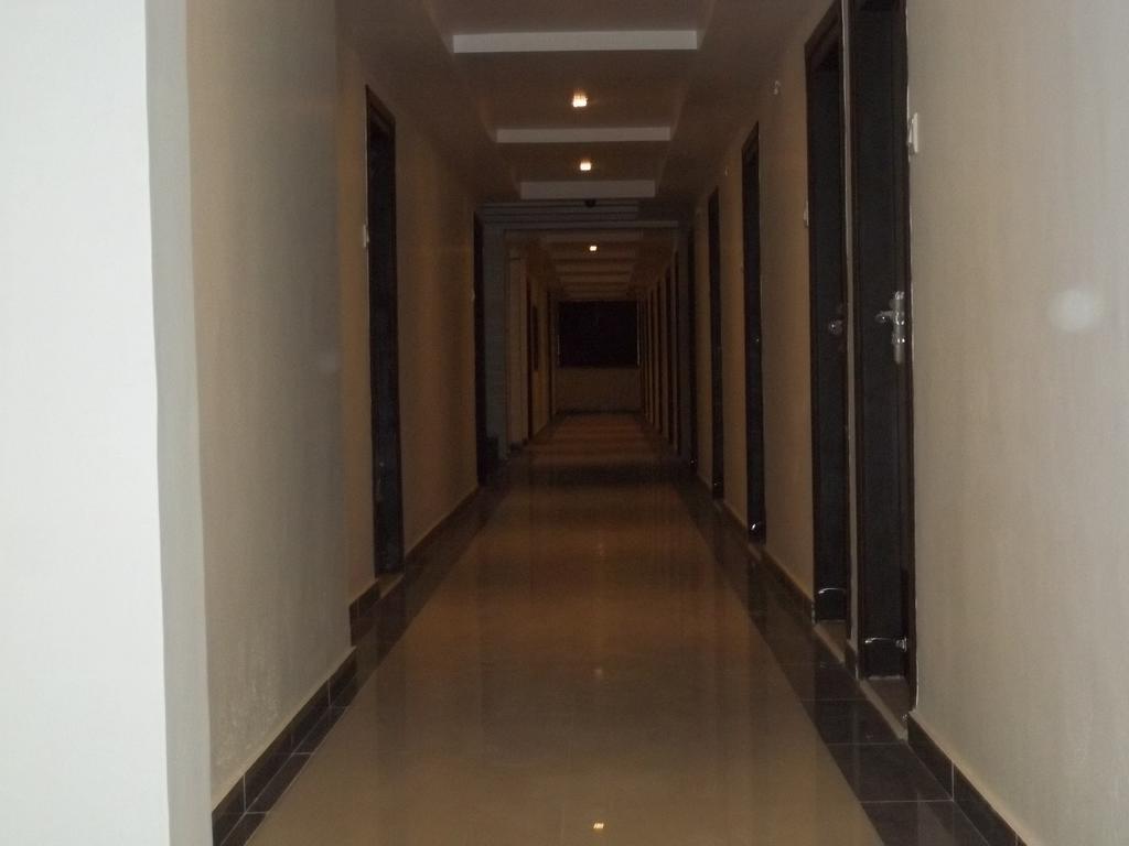 Hotel Sapphire Junagadh Eksteriør billede