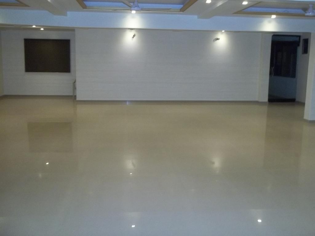 Hotel Sapphire Junagadh Eksteriør billede