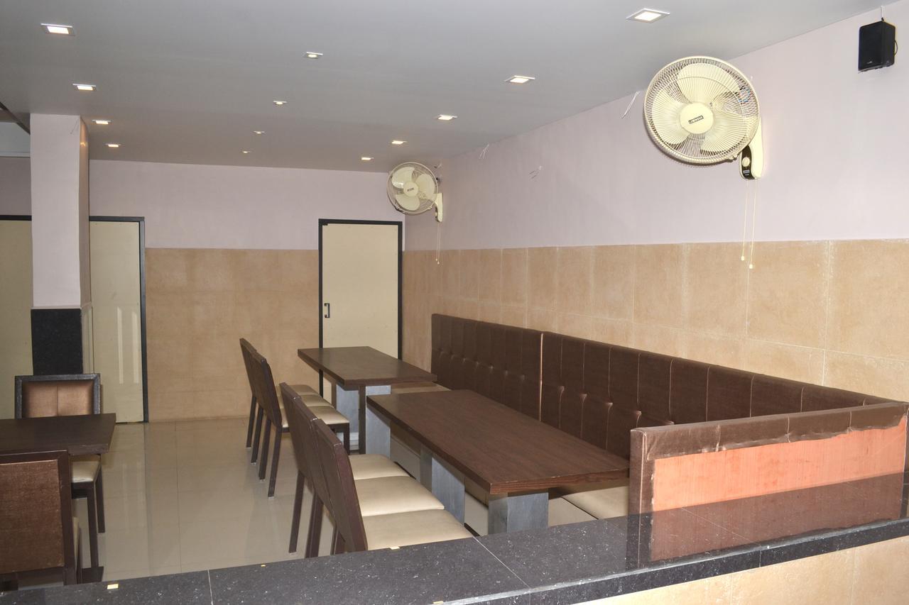 Hotel Sapphire Junagadh Eksteriør billede